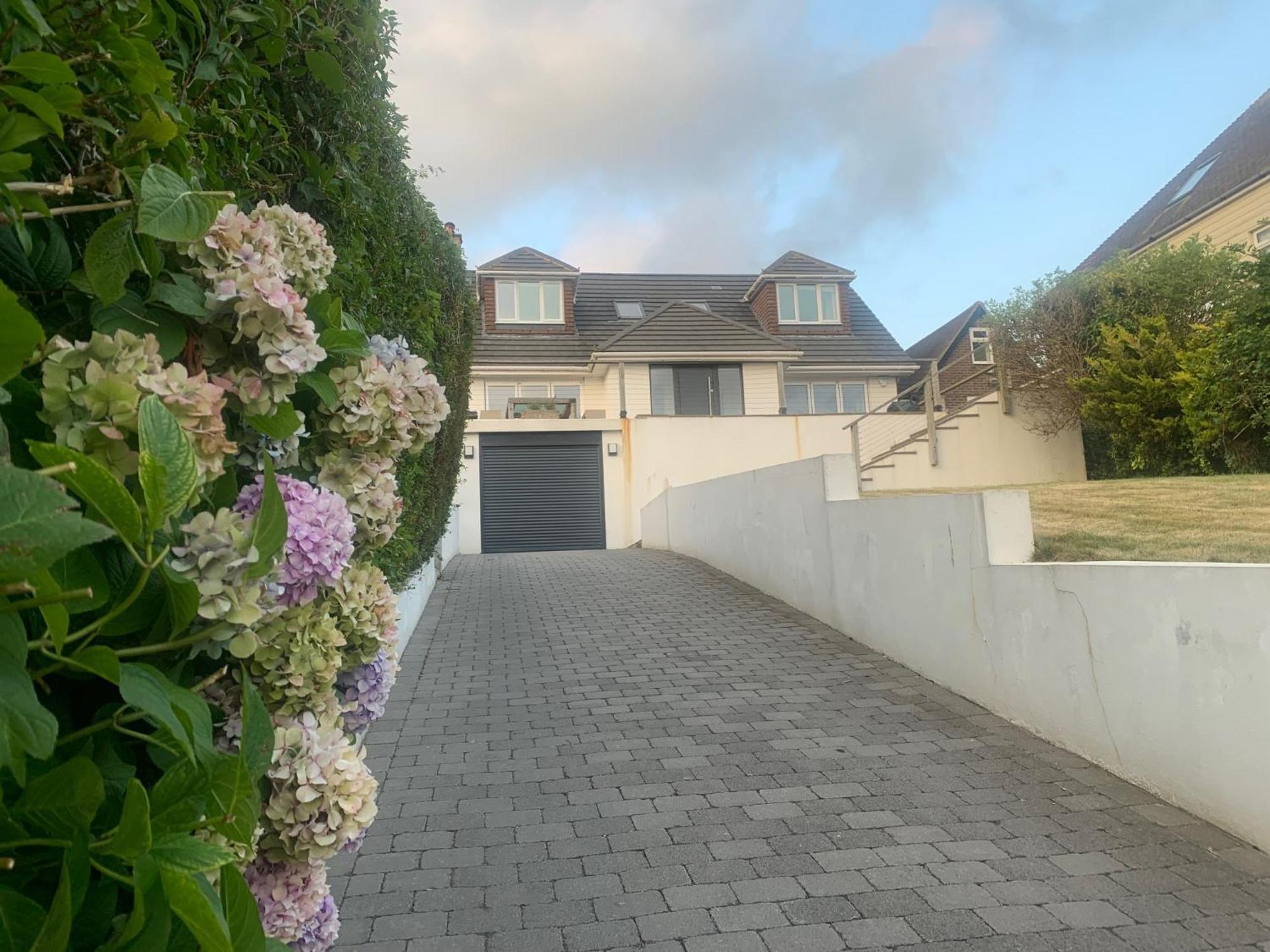 Sanctuary By The Sea With Large Room Including Lounge, Bathroom, Direct Garden Access & Free Parking Brighton Exterior photo