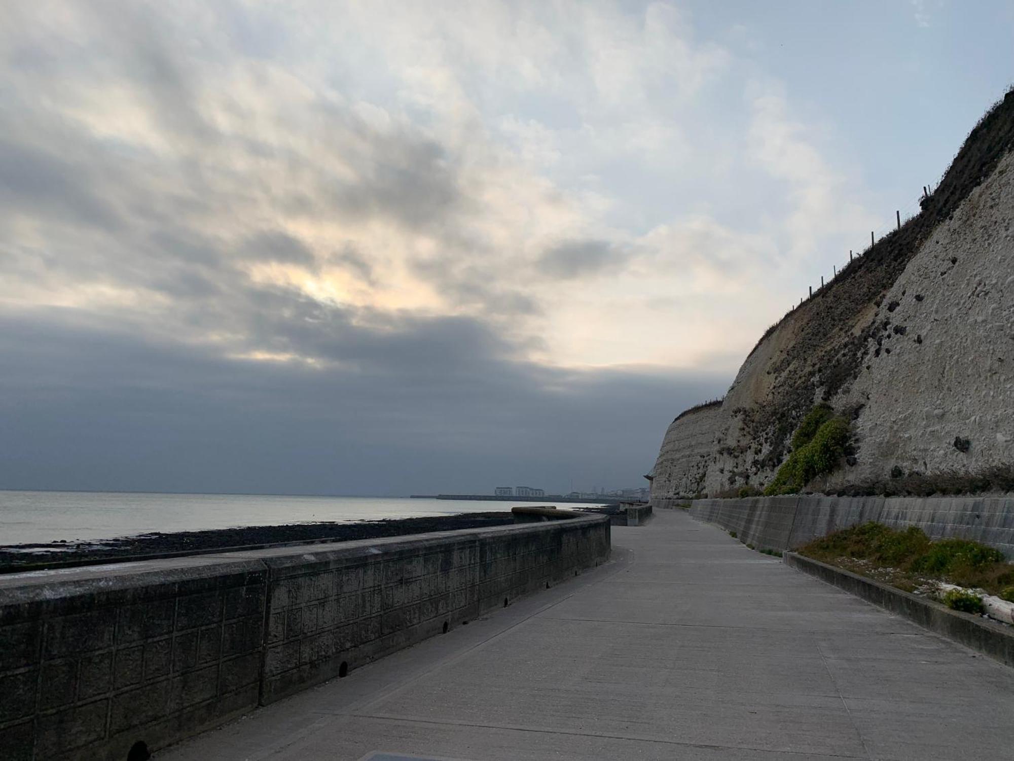 Sanctuary By The Sea With Large Room Including Lounge, Bathroom, Direct Garden Access & Free Parking Brighton Exterior photo