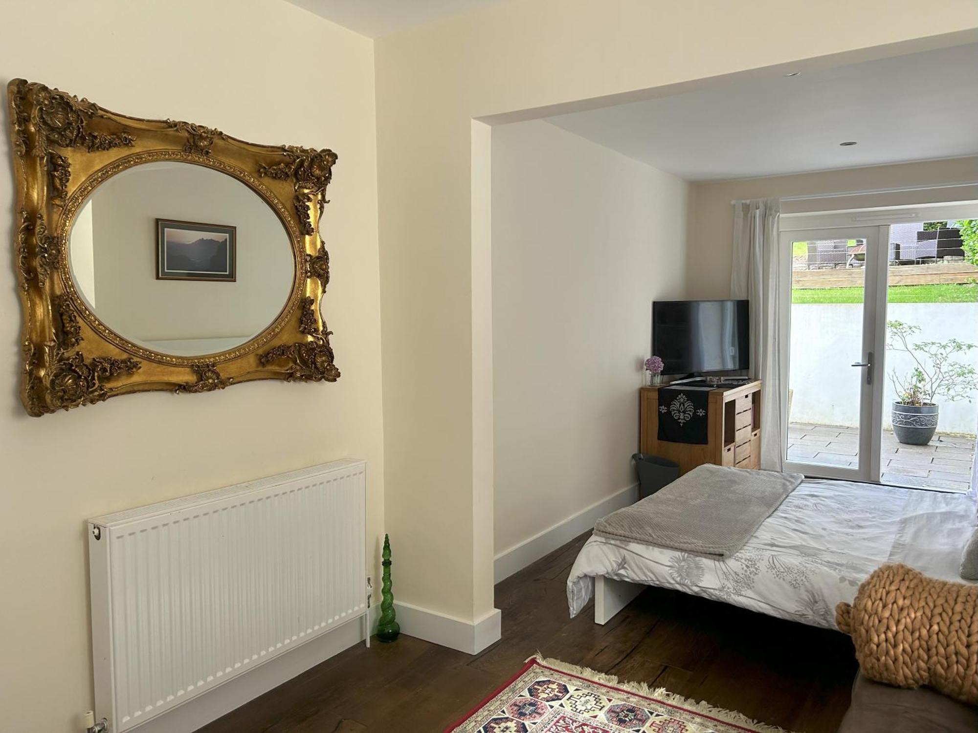 Sanctuary By The Sea With Large Room Including Lounge, Bathroom, Direct Garden Access & Free Parking Brighton Exterior photo